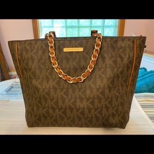 EUC Michael Kors Logo Purse